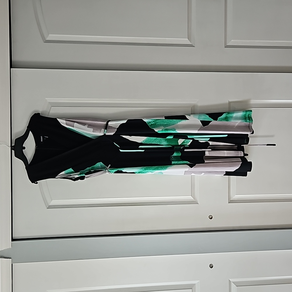 Faux wrap midi, no wrinkling, perfect for travel.